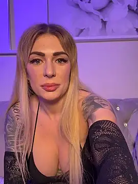 Snapshot of SelinaGalinsky6 chatting on 03/18/26, 11:59 SelinaGalinsky6 online show from 03/18/26, 11:59