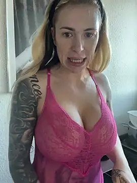 Snapshot of SelinaGalinsky6 chatting on 03/26/26, 04:27 SelinaGalinsky6 online show from 03/26/26, 04:27