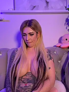 Snapshot of SelinaGalinsky6 chatting on 03/17/26, 11:52 SelinaGalinsky6 online show from 03/17/26, 11:52