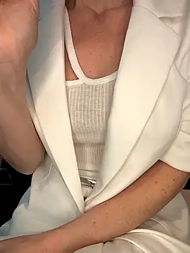 EvaliXiouss online show from 04/16/26, 10:23