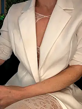 EvaliXiouss online show from 04/13/26, 06:12