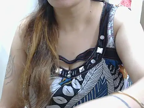 spicy Zara online show from 05/16/26, 10:03