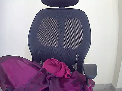 Snapshot of Mitika1 chatting on 04/11/26, 07:45 Mitika1 online show from 04/11/26, 07:45