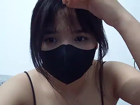 Snapshot of VyVy18 chatting on 04/16/26, 03:35 VyVy18 online show from 04/16/26, 03:35