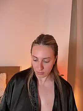 EvaRyen  online show from 05/19/26, 03:41