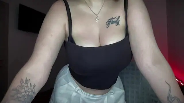 Snapshot of locaalise chatting on 06/16/26, 03:39 locaalise online show from 06/16/26, 03:39
