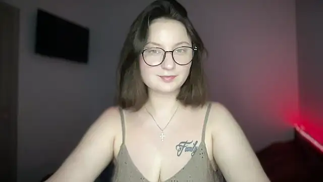 Snapshot of locaalise chatting on 06/04/26, 12:21 locaalise online show from 06/04/26, 12:21