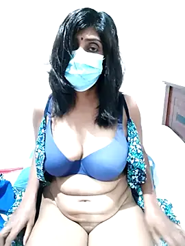 Snapshot of Amisha-35 chatting on 05/10/26, 02:15 Amisha-35 online show from 05/10/26, 02:15