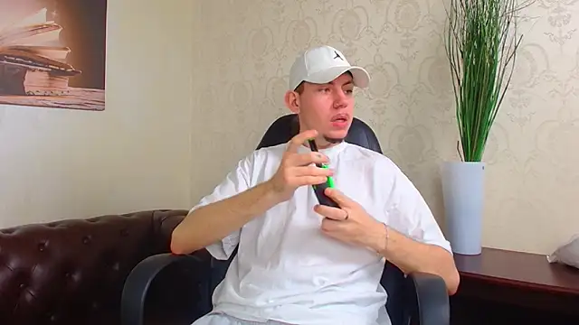 KrewVaughn online show from 04/03/26, 09:16