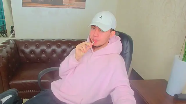 KrewVaughn online show from 04/10/26, 08:43