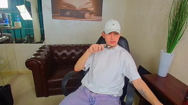 KrewVaughn online show from 03/31/26, 09:33