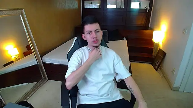 KrewVaughn online show from 03/22/26, 05:43