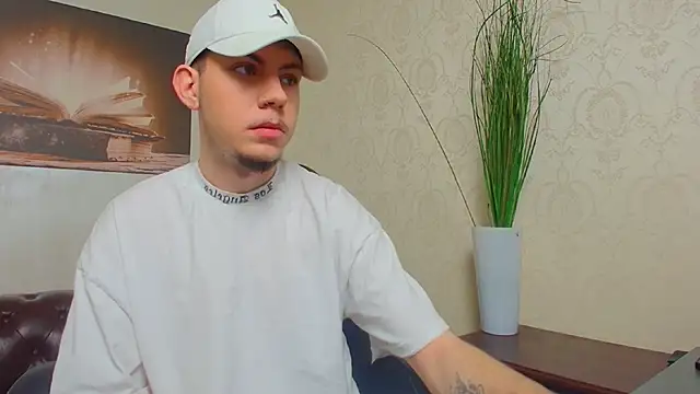 KrewVaughn online show from 03/28/26, 05:41