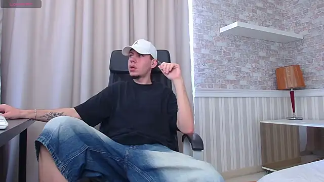 KrewVaughn online show from 04/07/26, 09:00