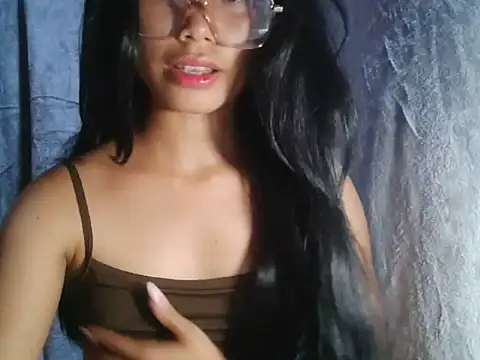 Snapshot of SweetFuntastic18 chatting on 04/10/26, 09:05 SweetFuntastic18 online show from 04/10/26, 09:05