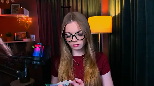 maddy moah online show from 04/22/26, 04:52