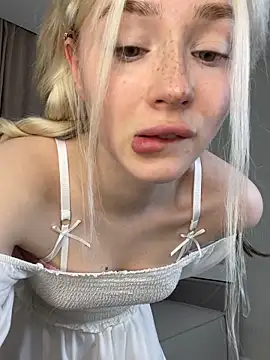 KittiLin online show from 04/04/26, 08:48