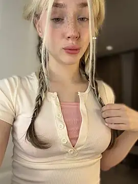 KittiLin online show from 03/28/26, 09:27