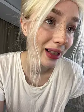 KittiLin online show from 04/05/26, 08:59