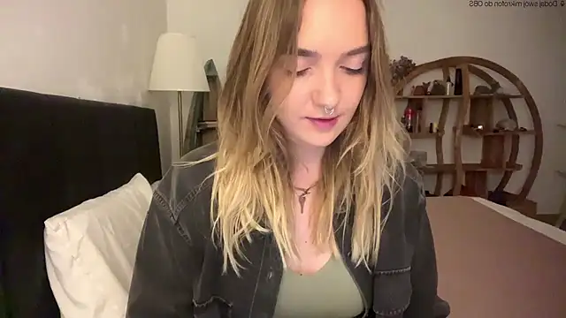 RoxyWet online show from 05/15/26, 04:05