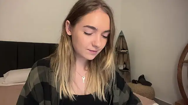 RoxyWet online show from 04/16/26, 01:45