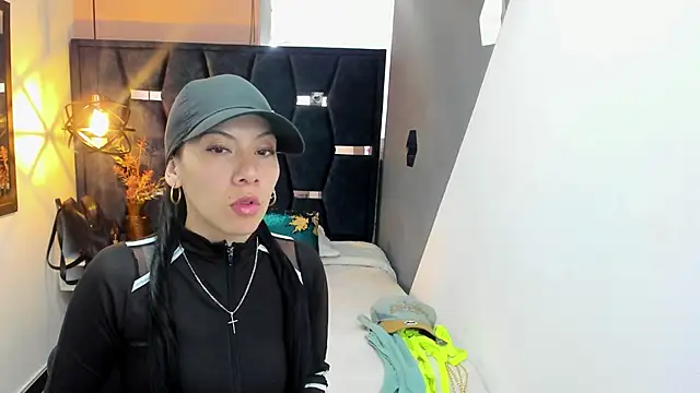 Snapshot of Abril_Fox__ chatting on 04/10/26, 09:11 Abril Fox online show from 04/10/26, 09:11