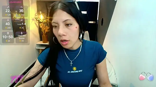 Abril Fox   online show from 04/30/26, 08:57