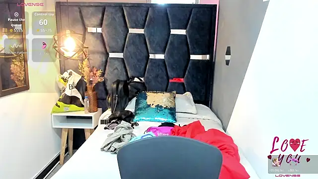 Abril Fox   online show from 05/09/26, 08:12