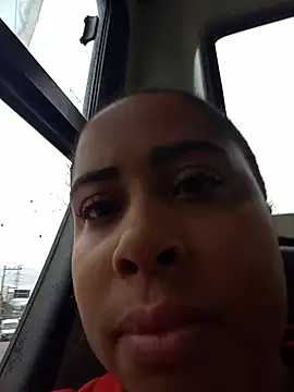 gatinha20257 online show from 05/19/26, 03:08