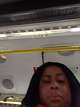 gatinha20257 online show from 05/23/26, 03:44