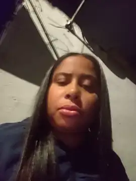 gatinha20257 online show from 05/21/26, 02:42