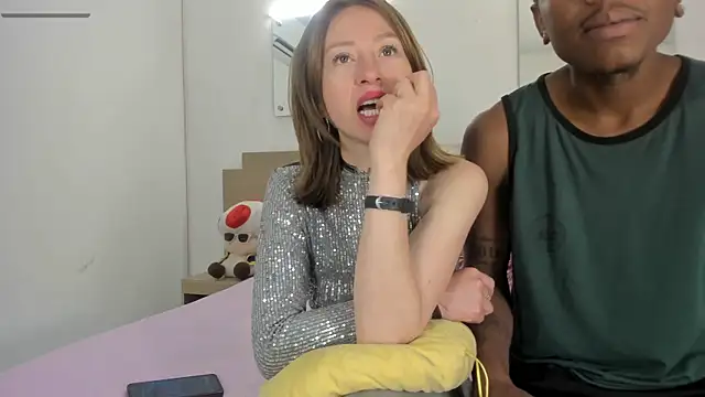 Ebony N Blonde online show from 04/07/26, 07:37