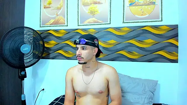 Leon Hotx online show from 04/24/26, 07:27