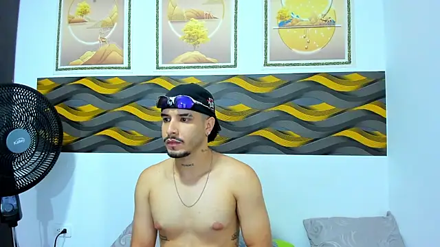 Leon Hotx online show from 05/13/26, 07:21
