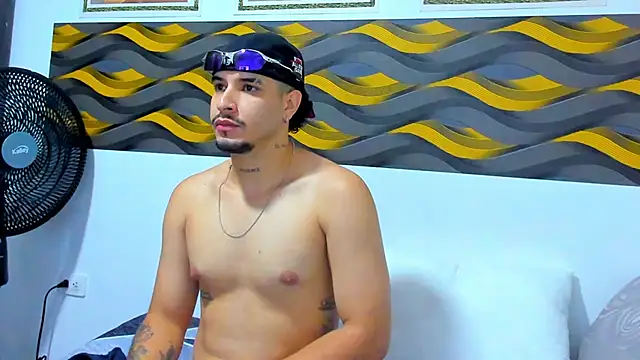 Snapshot of Leon_Hotx chatting on 03/27/26, 06:42 Leon Hotx online show from 03/27/26, 06:42