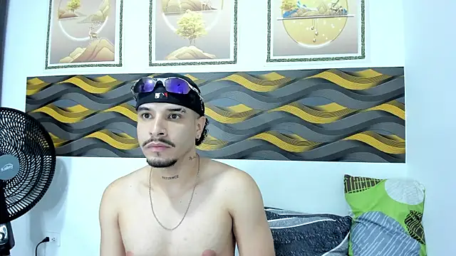 Leon Hotx online show from 04/15/26, 02:28