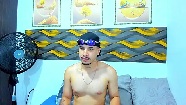 Leon Hotx online show from 05/01/26, 07:30