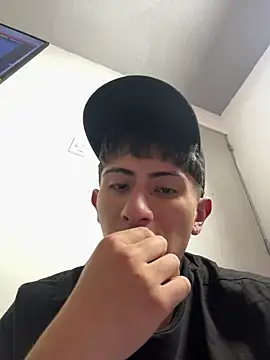Snapshot of AndyJustgame_ chatting on 06/26/26, 10:15 AndyJustgame online show from 06/26/26, 10:15