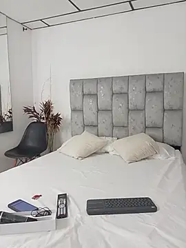 Snapshot of LexyJohnnes_ chatting on 04/11/26, 12:31 LexyJohnnes online show from 04/11/26, 12:31