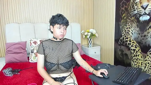 Snapshot of NikiEvanz chatting on 03/26/26, 03:43 NikiEvanz online show from 03/26/26, 03:43