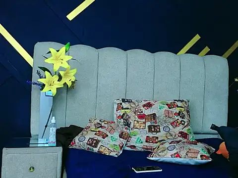 Snapshot of NikiEvanz chatting on 04/12/26, 04:27 NikiEvanz online show from 04/12/26, 04:27