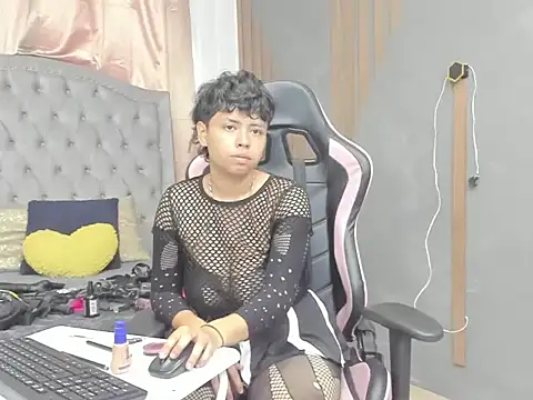 Snapshot of NikiEvanz chatting on 03/18/26, 07:59 NikiEvanz online show from 03/18/26, 07:59