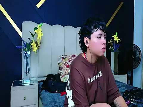 Snapshot of NikiEvanz chatting on 03/30/26, 02:13 NikiEvanz online show from 03/30/26, 02:13