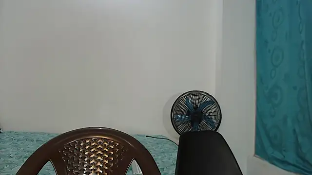 Snapshot of MichellDeLaTorre69 chatting on 06/12/26, 10:40 MichellDeLaTorre69 online show from 06/12/26, 10:40