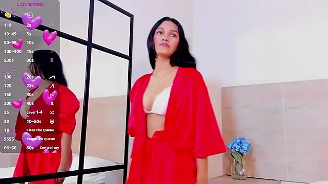 Snapshot of isabellathomass chatting on 03/28/26, 02:40 isabellathomass online show from 03/28/26, 02:40