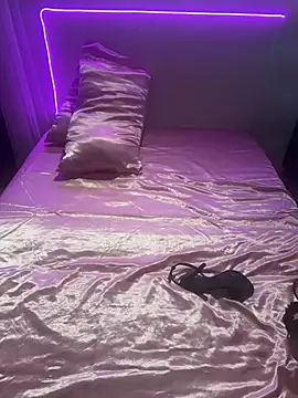 Snapshot of Shynesse21 chatting on 04/02/26, 08:15 Shynesse21 online show from 04/02/26, 08:15