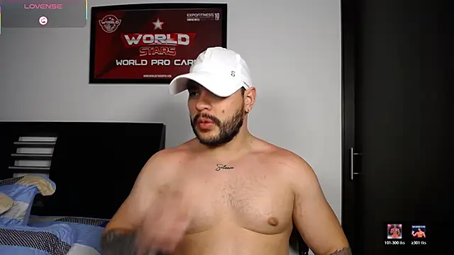 Snapshot of Axel_Dominus chatting on 04/13/26, 03:10 Axel Dominus online show from 04/13/26, 03:10