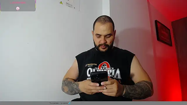 Snapshot of Axel_Dominus chatting on 05/20/26, 11:35 Axel Dominus online show from 05/20/26, 11:35