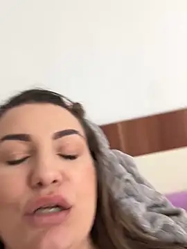 SweetCurvess online show from 04/18/26, 02:08