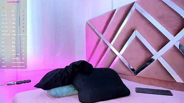 Zoe Evaanss  online show from 04/20/26, 07:59